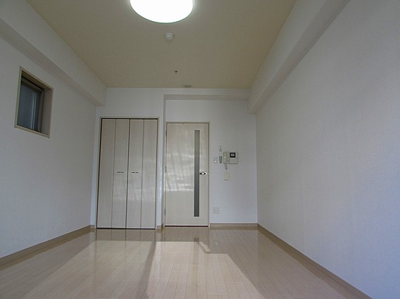 神戸市中央区元町通６丁目の賃貸マンションの居間・リビング