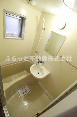 アーバンハイツⅢの浴室|日々の疲れを癒すお風呂付です