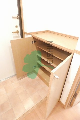 ラフォレルアンテンヌの玄関|下駄箱もしっかりついてます！