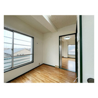 最上階角部屋で明るいお部屋です