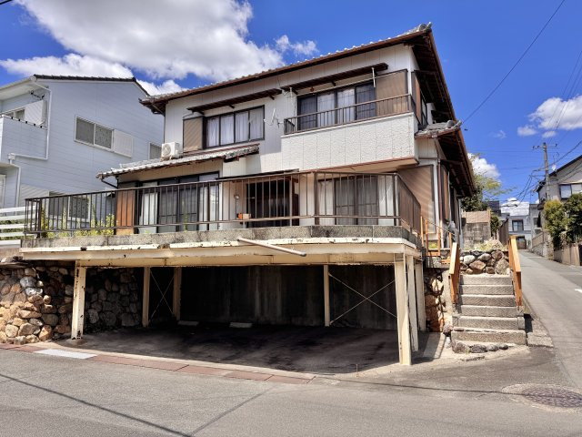 中央区半田山三丁目の外観|約66坪の広い敷地です。