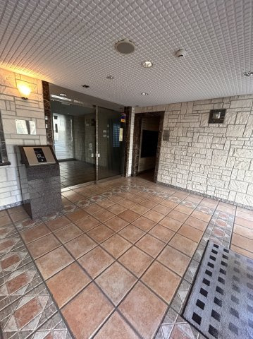 ガラ・ステージ市ヶ谷弐番館のエントランス