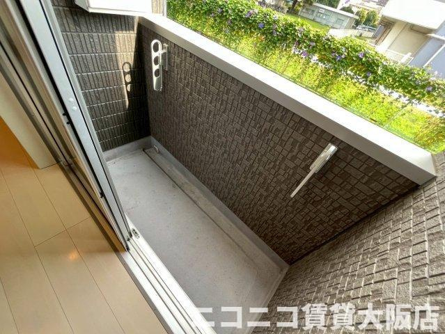 大阪市旭区高殿６丁目のアパートのバルコニー