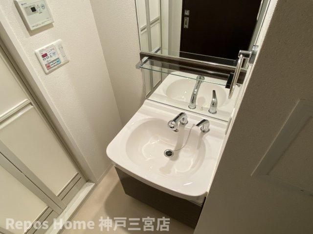 プレサンス三宮フラワーロードの洗面所