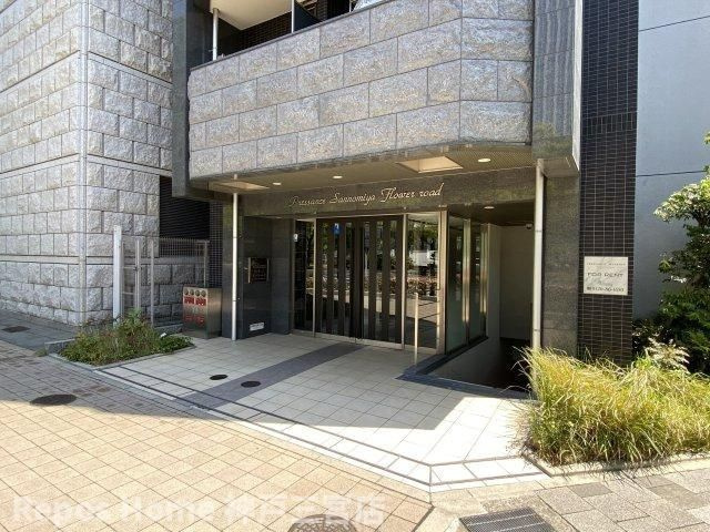 プレサンス三宮フラワーロードのエントランス