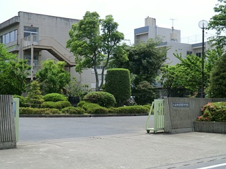 久喜市立鷲宮中学校まで1300ｍ