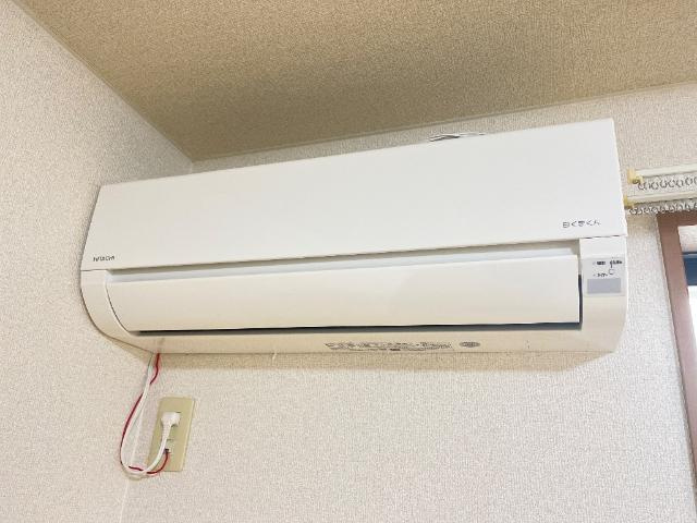 ロイヤルパインズＡ棟の設備|エアコン
