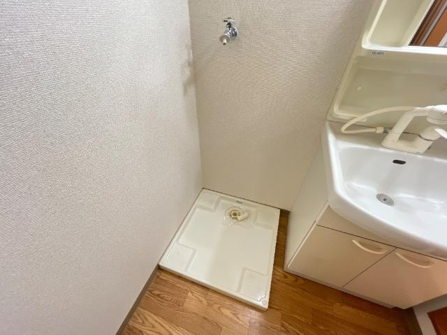 ロイヤルパインズＡ棟のその他|洗濯機置場