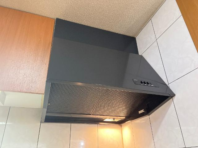 ロイヤルパインズＡ棟のキッチン|シロッコファン
