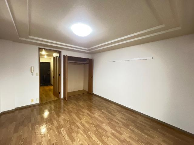 ロイヤルパインズＡ棟の内装|室内