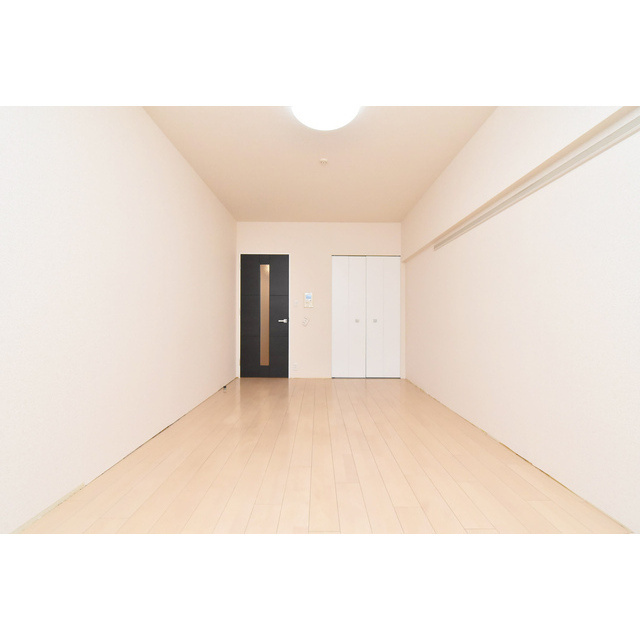 Gramercy Sakaeの居間・リビング