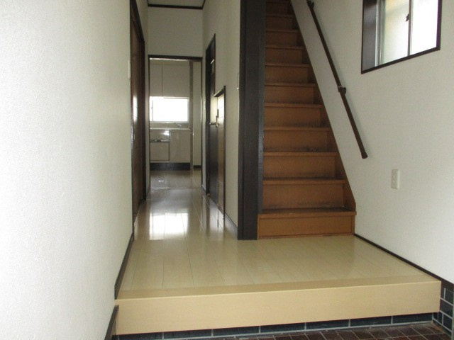 津山邸の玄関
