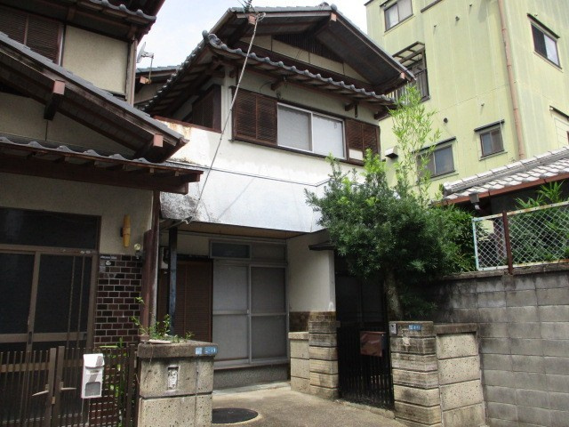 津山邸