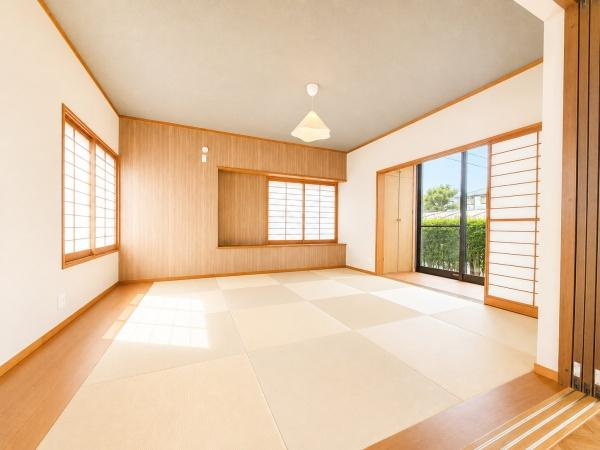 横浜市戸塚区汲沢町の中古一戸建の和室|食後の後は和室でゴロゴロ出来ちゃいます！
お客さんが来た時には客室としても利用できます♪