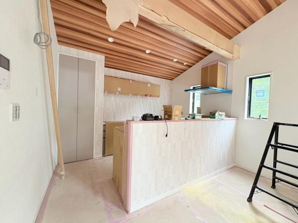 相模原市南区下溝の新築一戸建のキッチン|キッチンスペースです！収納スペースもあり気持ちよく新生活を始められそうです♪完成が楽しみですね！