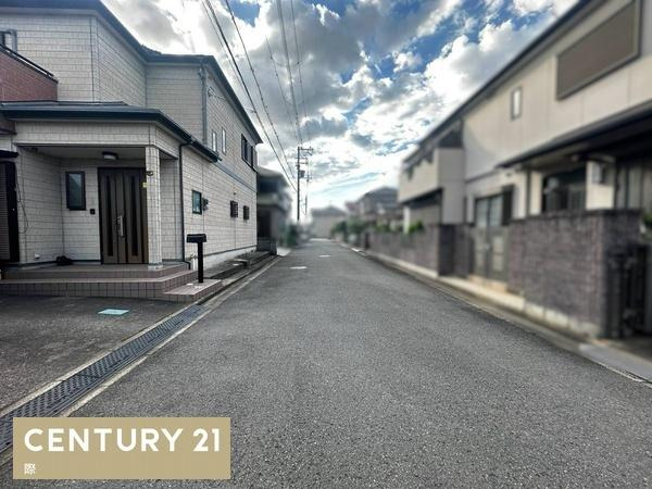 和歌山市紀三井寺　中古戸建の前面道路含む現地写真