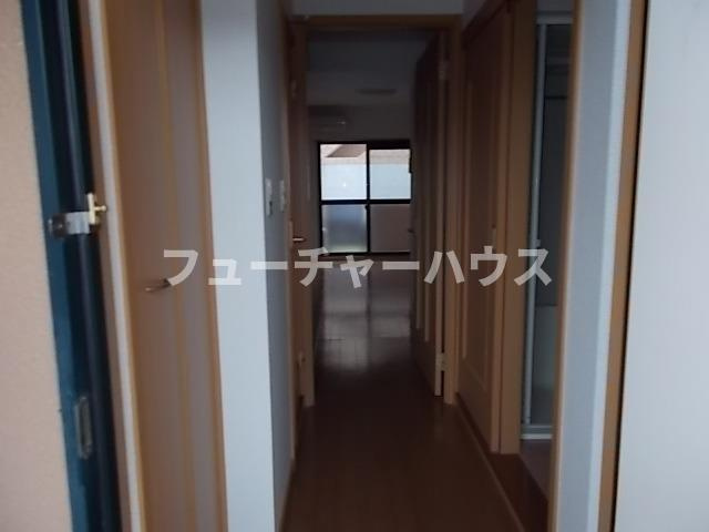 コートライブリーＮⅡの玄関