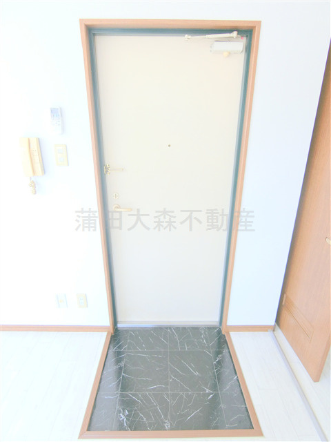 KSビル西糀谷の玄関