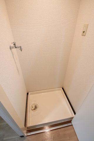 【設備】 | ルナアークファースト | 室内洗濯機置き場
