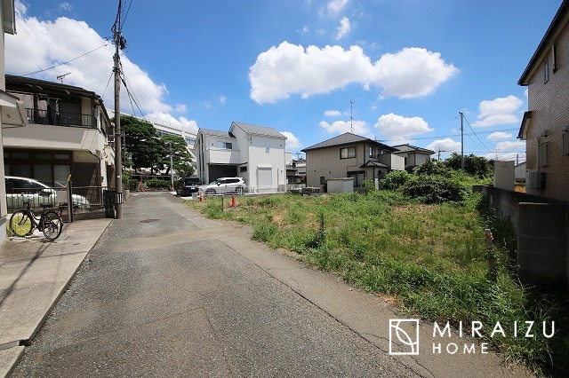 【前面道路含む現地写真】 | 日当たりの良いお家は嬉しいですよね。それぞれ価値観が分かれる箇所です、実際に内覧して日当たりの心地よさをご体感下さいね♪
