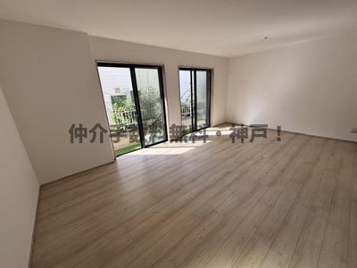 【居間・リビング】 | 神戸市須磨区東落合3丁目　新築戸建　仲介手数料無料！ | 居間です