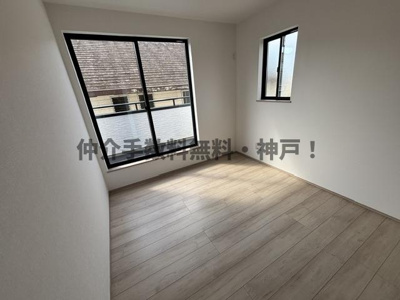 【洋室】 | 神戸市須磨区東落合3丁目　新築戸建　仲介手数料無料！ | 使い勝手のいい洋室です