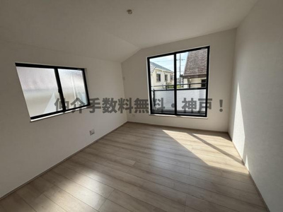 【洋室】 | 神戸市須磨区東落合3丁目　新築戸建　仲介手数料無料！ | 個人の部屋や寝室として使える洋室です