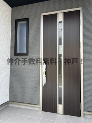 【玄関】 | 神戸市須磨区東落合3丁目　新築戸建　仲介手数料無料！ | ゆったりとした玄関です