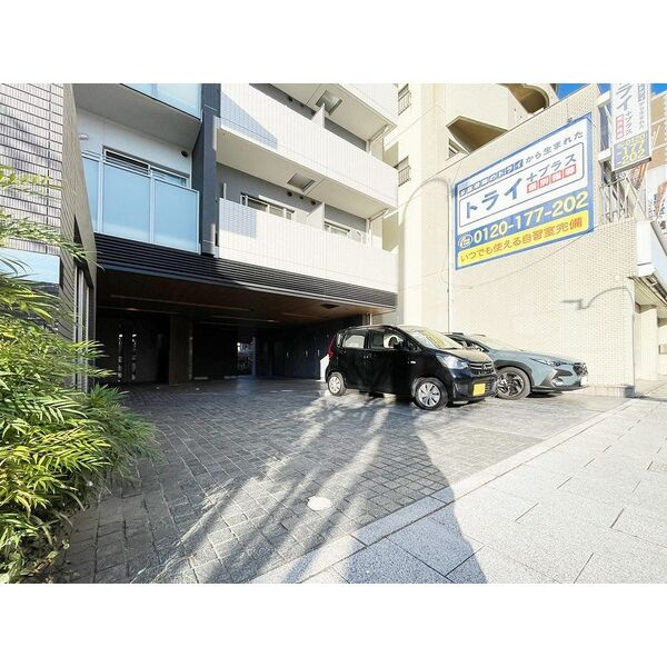L’Allure(ラリュール)　名古屋市賃貸　仲介手数料無料の駐車場