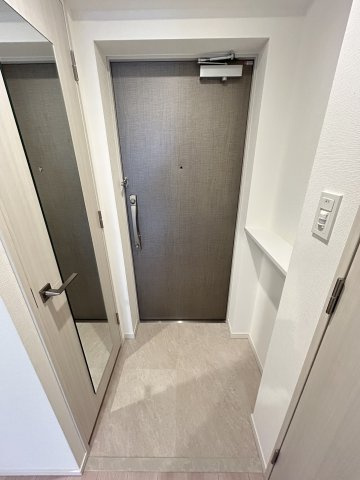 スプランディッド難波Ⅶの玄関