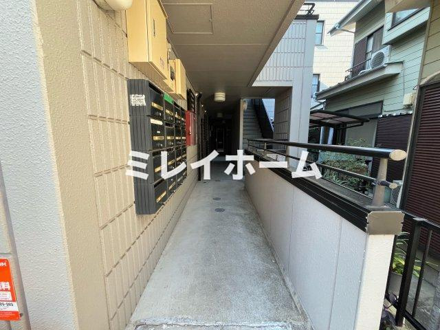 カーサ　ジラソーレのエントランス