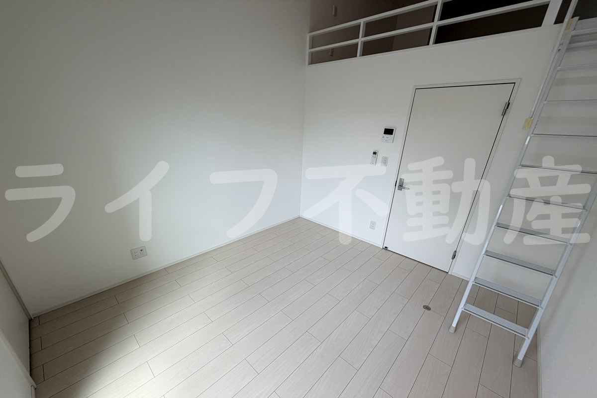 La Fiore Hana 仲介手数料無料の居間・リビング|ゆったりとした居間です