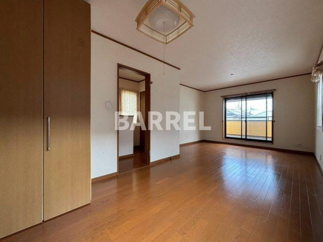 桜ヶ丘7丁目戸建の洋室