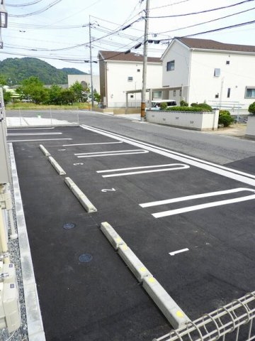 ミキハウスＢの駐車場|駐車場があるので、車を買う予定の方も安心です