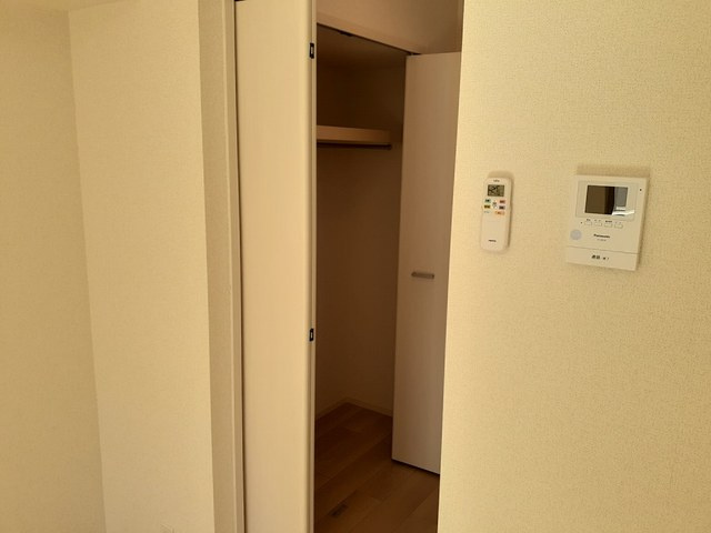 ガゾンの収納|ハンガーラック付きで楽々収納♪