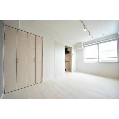 横浜市神奈川区白楽の賃貸マンションのその他|広々とした洋室♪