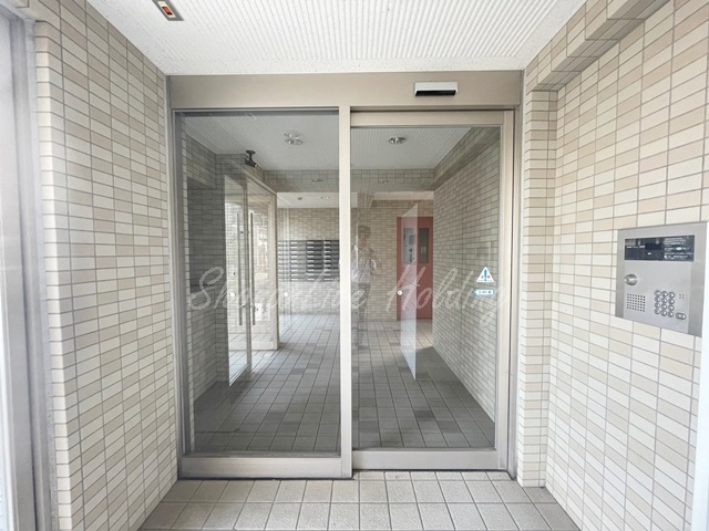 大和市桜森２丁目の賃貸マンションのエントランス