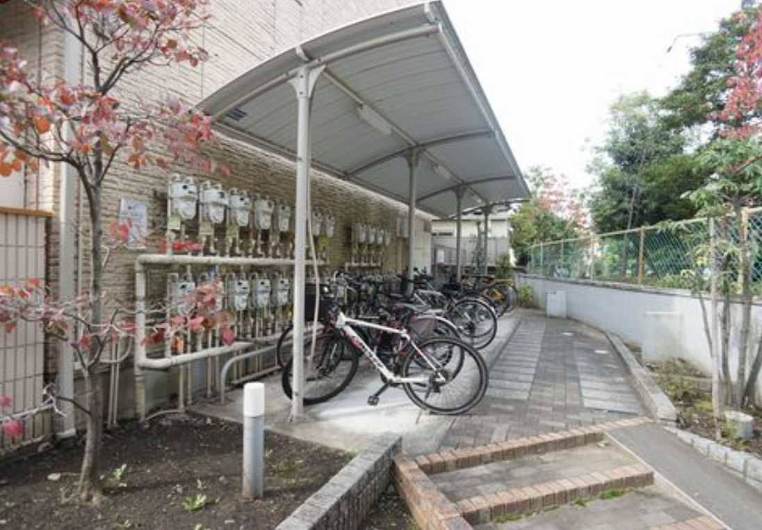 パティオ豊町　駐車場　ネット無料　シャーメゾンのその他共用部分