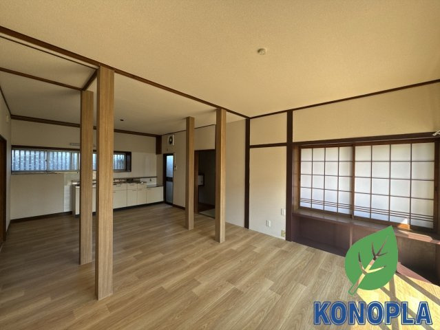 【中古戸建】前橋市上泉町の居間・リビング|■リビング｜陽当たり良好のリビングダイニング♪賃貸では叶わなかった、お友達とのホームパーティや大音量で映画やテレビを楽しむことができます(*^^*)