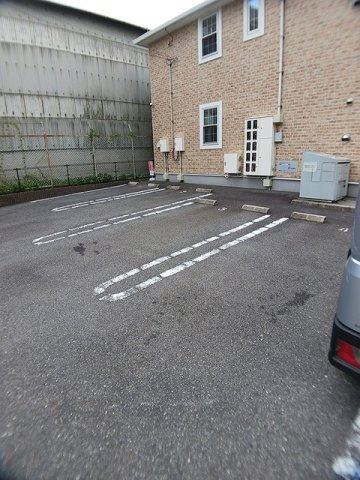 ラ・カーサ・ミーアの駐車場|駐車場があるので、車を買う予定の方も安心です