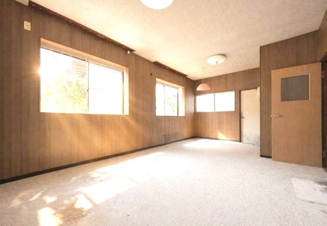元八王子町中古戸建の居間・リビング