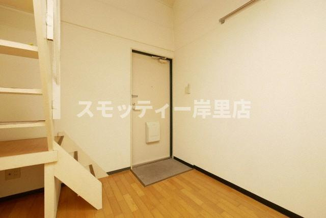 姫松マンションの玄関