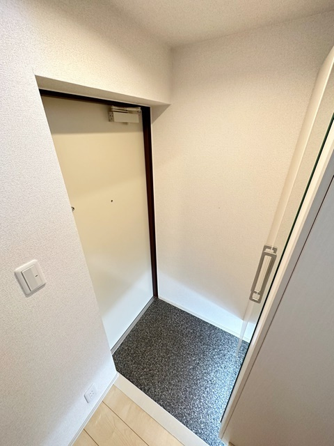 茅ヶ崎市松林２丁目の賃貸マンションの玄関