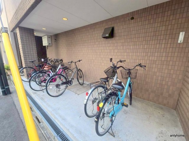 プレミアムAWAZA　仲介手数料無料の駐車場