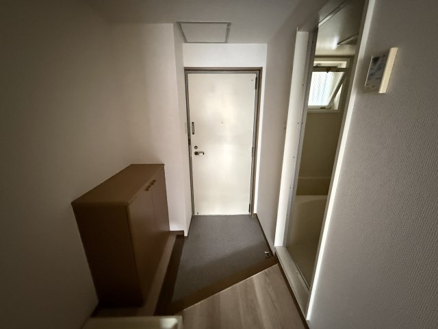リヴェール西出の玄関