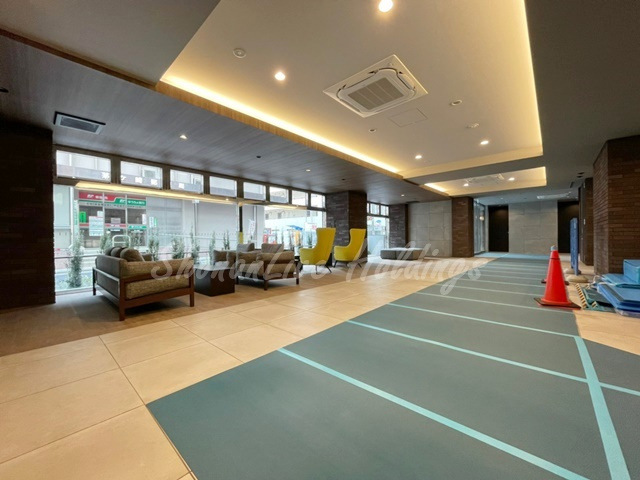 茅ヶ崎市十間坂１丁目の賃貸マンションのエントランス|清潔感のあるエントランスです♪