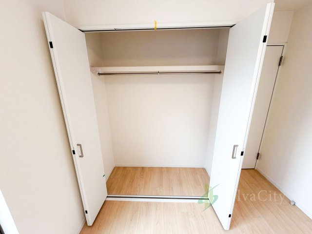 世田谷区給田4丁目の収納|衣類や日用品をすっきりしまえる収納付き。居住スペースを広々と使えます♪