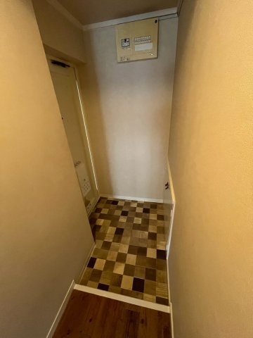 西宮市瓦林町の賃貸マンションの玄関