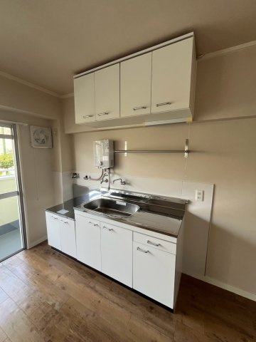 西宮市瓦林町の賃貸マンションのキッチン