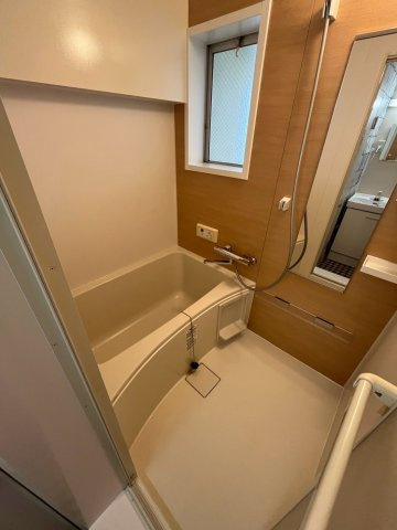 西宮市瓦林町の賃貸マンションの浴室